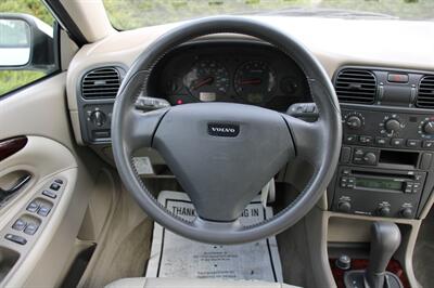 2004 Volvo V40   - Photo 17 - Shoreline, WA 98133