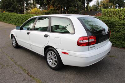 2004 Volvo V40   - Photo 4 - Shoreline, WA 98133