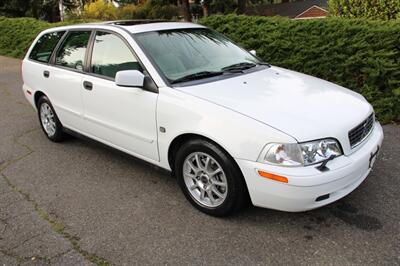 2004 Volvo V40   - Photo 2 - Shoreline, WA 98133