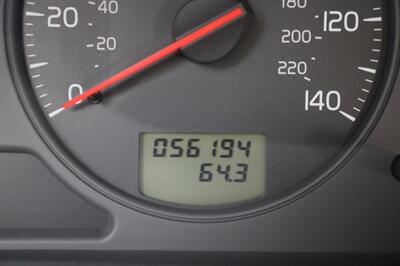 2004 Volvo V40   - Photo 7 - Shoreline, WA 98133