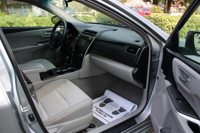 2017 Toyota Camry LE   - Photo 14 - Shoreline, WA 98133
