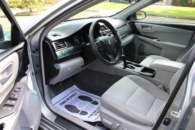 2017 Toyota Camry LE   - Photo 5 - Shoreline, WA 98133