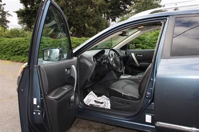 2012 Nissan Rogue SV w/SL Package   - Photo 5 - Shoreline, WA 98133