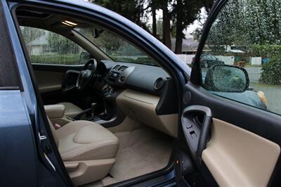 2010 Toyota RAV4 Limited   - Photo 14 - Shoreline, WA 98133