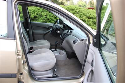 2001 Ford Focus LX  102K MILES   - Photo 13 - Shoreline, WA 98133