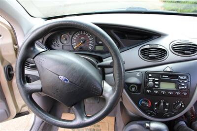 2001 Ford Focus LX  102K MILES   - Photo 16 - Shoreline, WA 98133