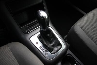 2012 Volkswagen Tiguan S   - Photo 8 - Shoreline, WA 98133