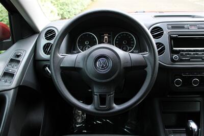 2012 Volkswagen Tiguan S   - Photo 16 - Shoreline, WA 98133
