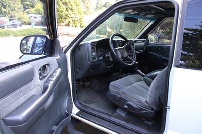 2002 Chevrolet Blazer LS 4X4   - Photo 5 - Shoreline, WA 98133