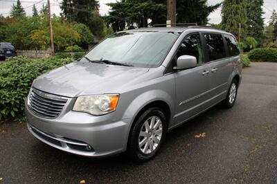 2014 Chrysler Town & Country Touring   - Photo 1 - Shoreline, WA 98133