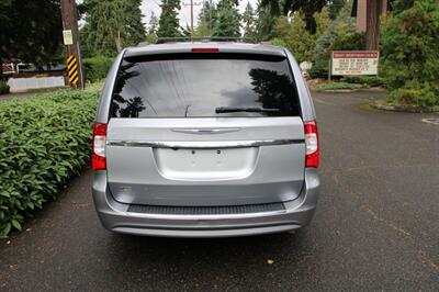 2014 Chrysler Town & Country Touring   - Photo 12 - Shoreline, WA 98133