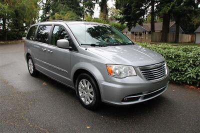 2014 Chrysler Town & Country Touring   - Photo 2 - Shoreline, WA 98133