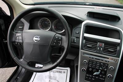 2010 Volvo XC60 T6   - Photo 16 - Shoreline, WA 98133