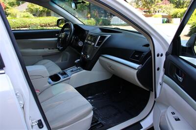 2013 Subaru Outback 2.5i Premium   - Photo 13 - Shoreline, WA 98133