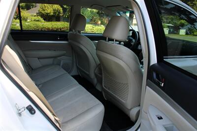 2013 Subaru Outback 2.5i Premium   - Photo 6 - Shoreline, WA 98133
