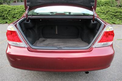 2005 Toyota Camry LE   - Photo 15 - Shoreline, WA 98133