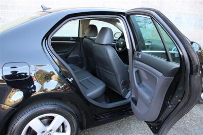 2009 Volkswagen Jetta SE PZEV   - Photo 6 - Shoreline, WA 98133