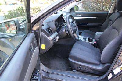 2011 Subaru Legacy 2.5i Premium   - Photo 5 - Shoreline, WA 98133