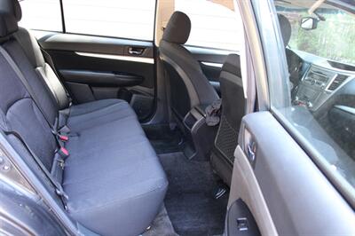 2011 Subaru Legacy 2.5i Premium   - Photo 6 - Shoreline, WA 98133