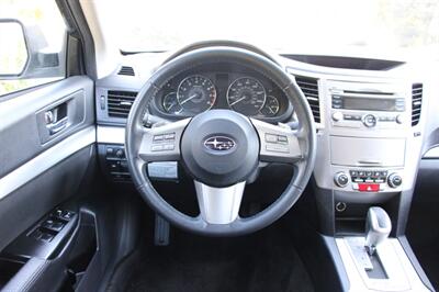 2011 Subaru Legacy 2.5i Premium   - Photo 17 - Shoreline, WA 98133