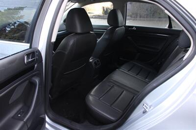 2010 Volkswagen Jetta SEL PZEV   - Photo 15 - Shoreline, WA 98133