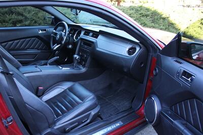 2011 Ford Mustang V6 Premium   - Photo 13 - Shoreline, WA 98133