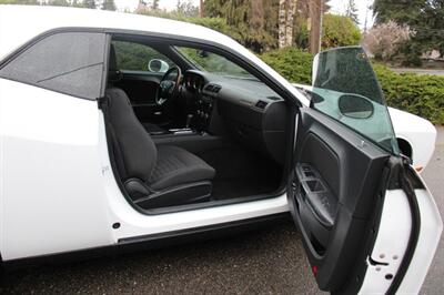 2013 Dodge Challenger SXT   - Photo 13 - Shoreline, WA 98133