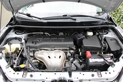 2010 Toyota Matrix S   - Photo 18 - Shoreline, WA 98133