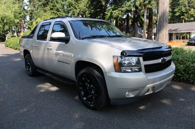 2007 Chevrolet Avalanche LTZ 1500   - Photo 2 - Shoreline, WA 98133