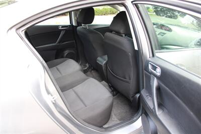 2010 Mazda Mazda3 i Sport   - Photo 6 - Shoreline, WA 98133