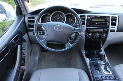 2009 Toyota 4Runner Limited 1-owner   - Photo 18 - Shoreline, WA 98133