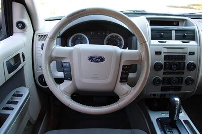 2009 Ford Escape Hybrid Limited   - Photo 16 - Shoreline, WA 98133