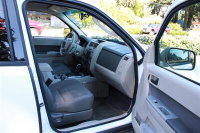 2009 Ford Escape Hybrid Limited   - Photo 13 - Shoreline, WA 98133