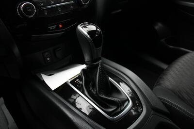 2017 Nissan Rogue S   - Photo 8 - Shoreline, WA 98133