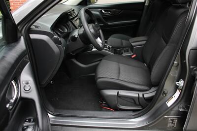 2017 Nissan Rogue S   - Photo 5 - Shoreline, WA 98133