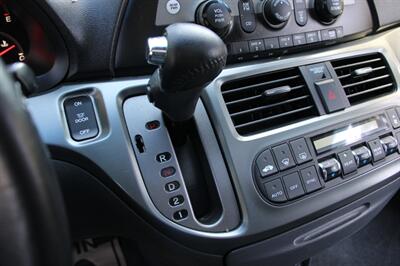 2006 Honda Odyssey Touring   - Photo 8 - Shoreline, WA 98133