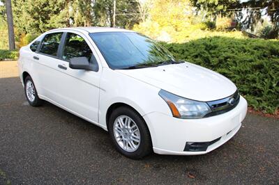 2010 Ford Focus SE   - Photo 2 - Shoreline, WA 98133