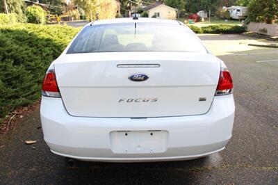 2010 Ford Focus SE   - Photo 10 - Shoreline, WA 98133