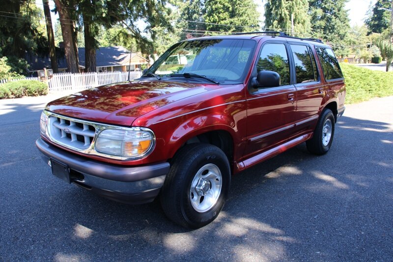 1997 Ford Explorer XLT - Photo 1 - Shoreline, WA 98133