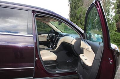 2010 Chevrolet Traverse LTZ   - Photo 15 - Shoreline, WA 98133
