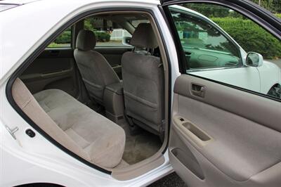 2003 Toyota Camry LE   - Photo 6 - Shoreline, WA 98133