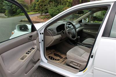 2003 Toyota Camry LE   - Photo 5 - Shoreline, WA 98133