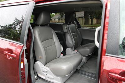 2015 Toyota Sienna LE 7-Passenger   - Photo 6 - Shoreline, WA 98133