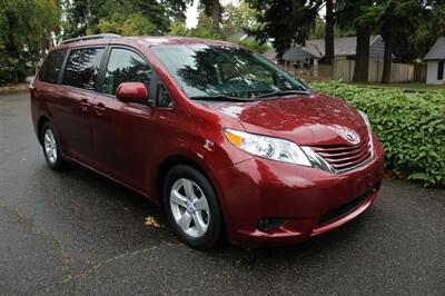 2015 Toyota Sienna LE 7-Passenger   - Photo 2 - Shoreline, WA 98133