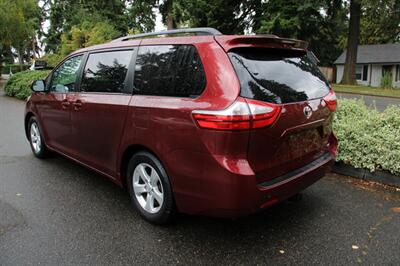 2015 Toyota Sienna LE 7-Passenger   - Photo 4 - Shoreline, WA 98133