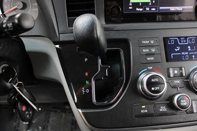 2015 Toyota Sienna LE 7-Passenger   - Photo 8 - Shoreline, WA 98133