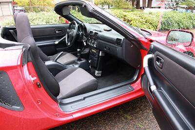 2001 Toyota MR2 Spyder   - Photo 9 - Shoreline, WA 98133