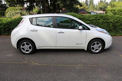 2013 Nissan LEAF SV   - Photo 11 - Shoreline, WA 98133