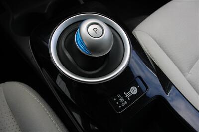 2013 Nissan LEAF SV   - Photo 8 - Shoreline, WA 98133
