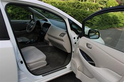 2013 Nissan LEAF SV   - Photo 13 - Shoreline, WA 98133